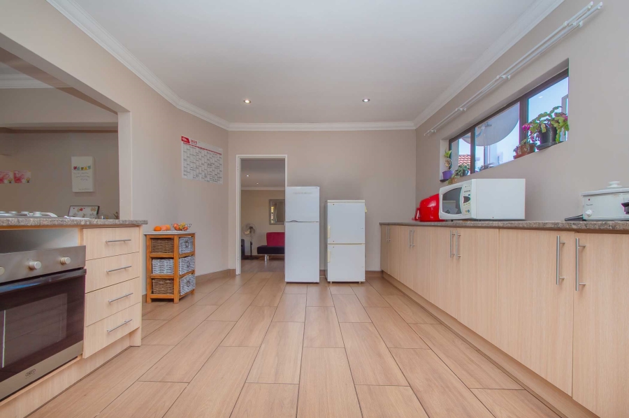 7 Bedroom Property for Sale in Kenmare Gauteng