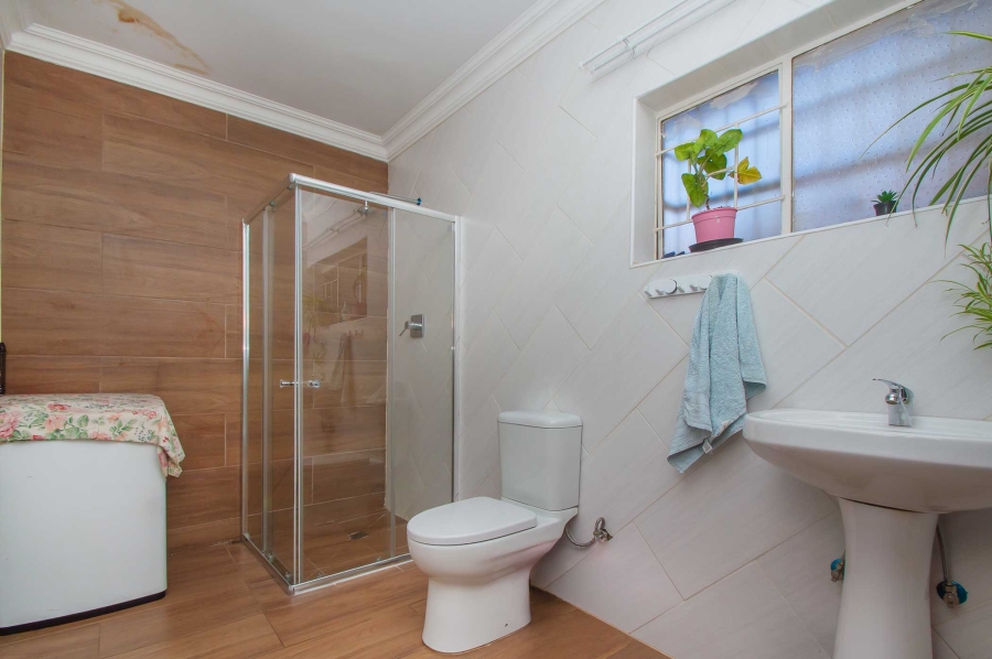 7 Bedroom Property for Sale in Kenmare Gauteng