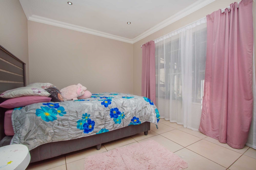 7 Bedroom Property for Sale in Kenmare Gauteng
