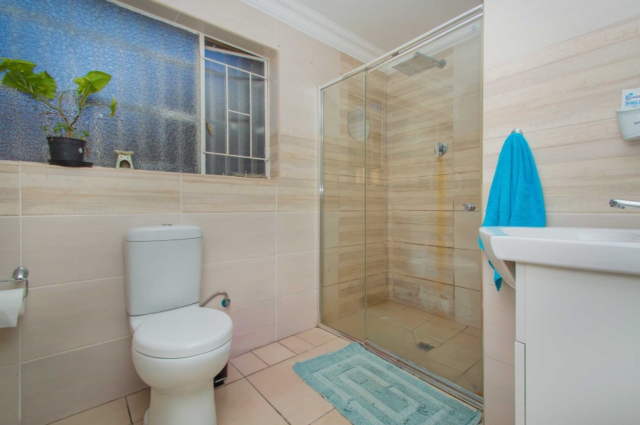 7 Bedroom Property for Sale in Kenmare Gauteng