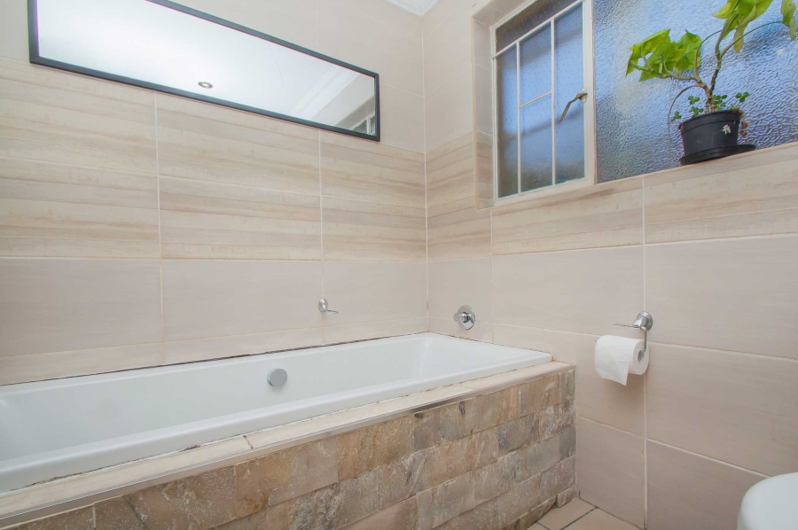 7 Bedroom Property for Sale in Kenmare Gauteng