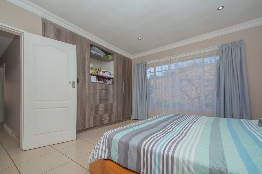 7 Bedroom Property for Sale in Kenmare Gauteng