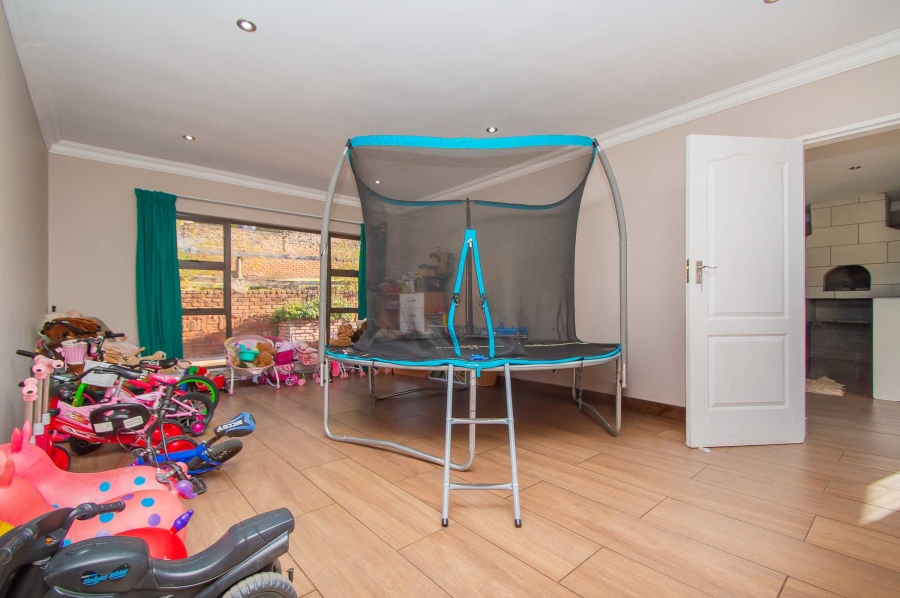 7 Bedroom Property for Sale in Kenmare Gauteng
