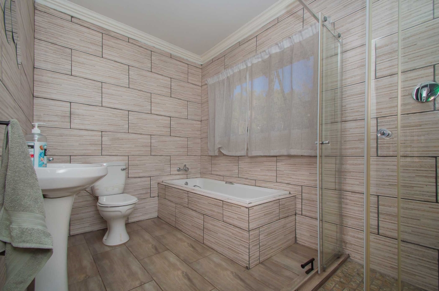 7 Bedroom Property for Sale in Kenmare Gauteng