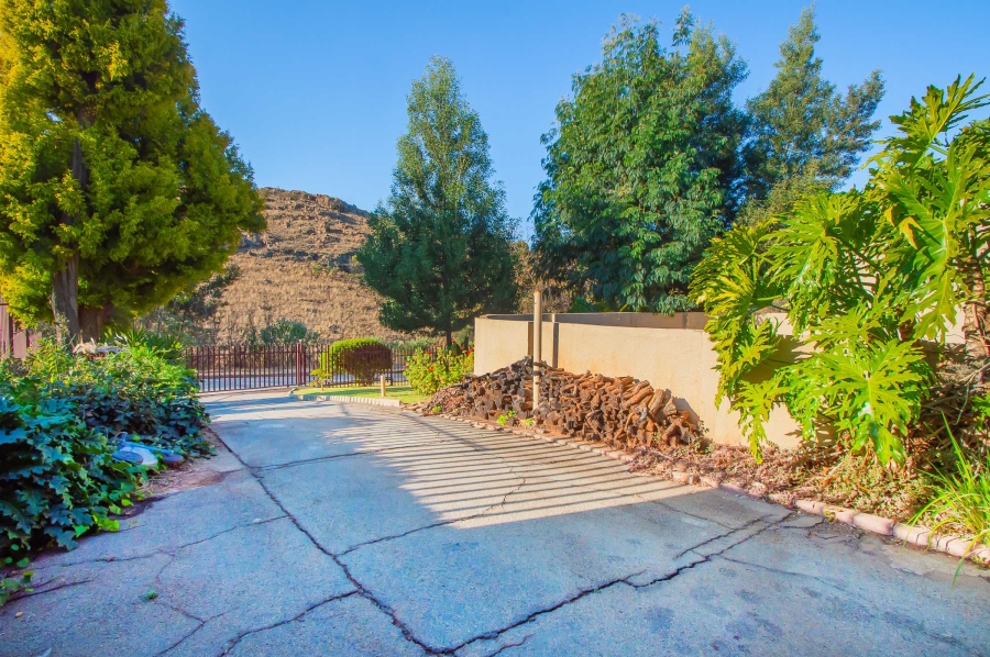 7 Bedroom Property for Sale in Kenmare Gauteng