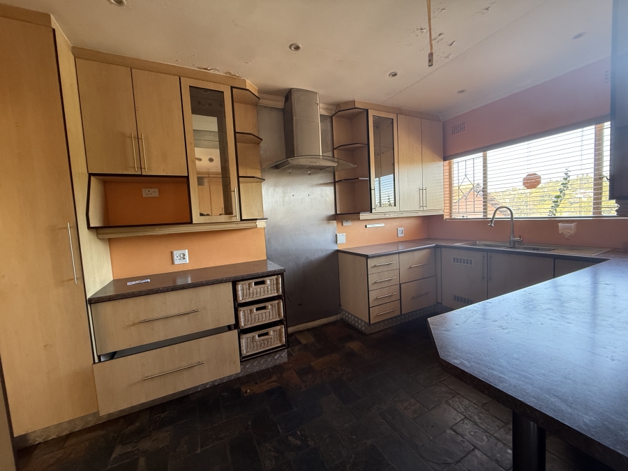 4 Bedroom Property for Sale in Wilro Park Gauteng