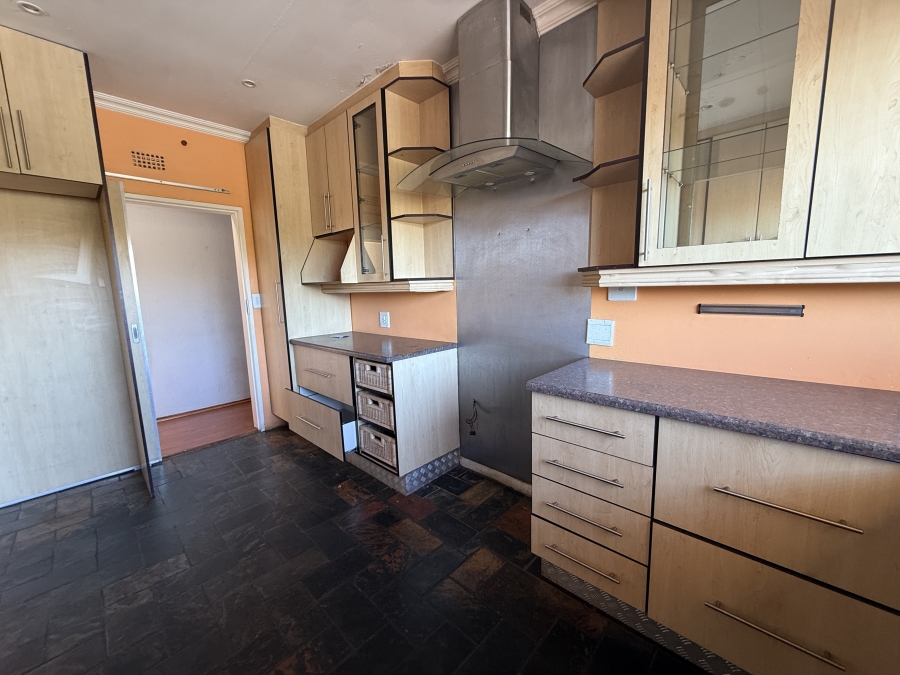 4 Bedroom Property for Sale in Wilro Park Gauteng