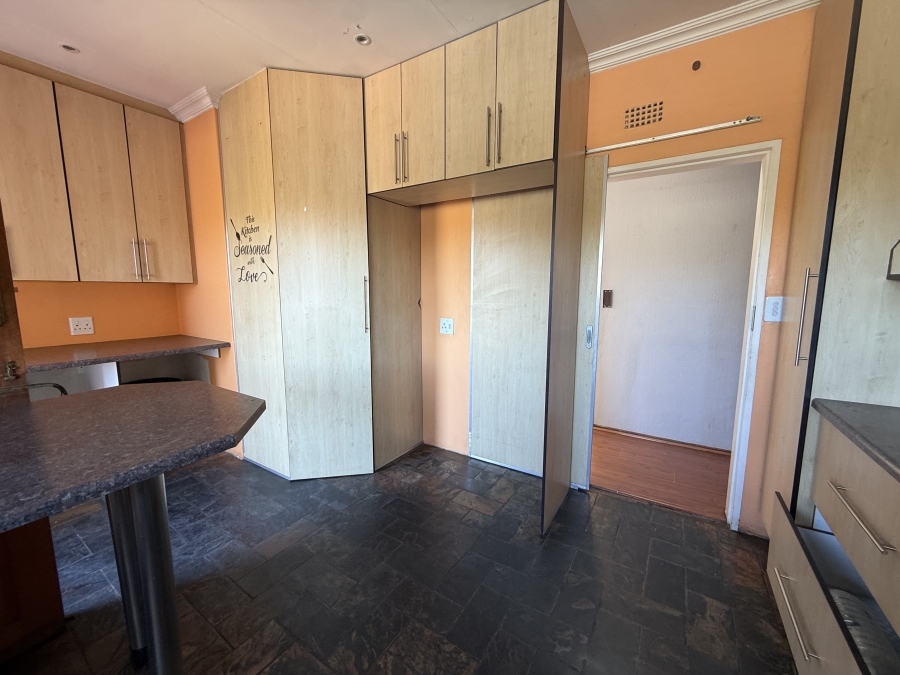 4 Bedroom Property for Sale in Wilro Park Gauteng