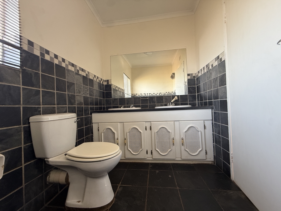 4 Bedroom Property for Sale in Wilro Park Gauteng