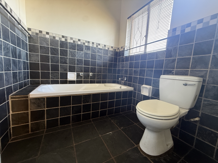 4 Bedroom Property for Sale in Wilro Park Gauteng