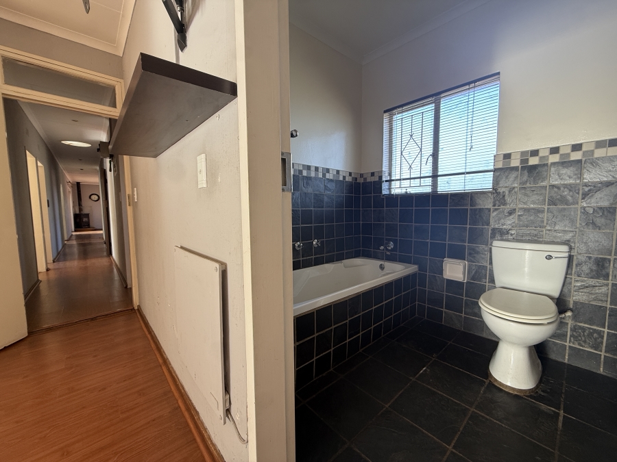 4 Bedroom Property for Sale in Wilro Park Gauteng