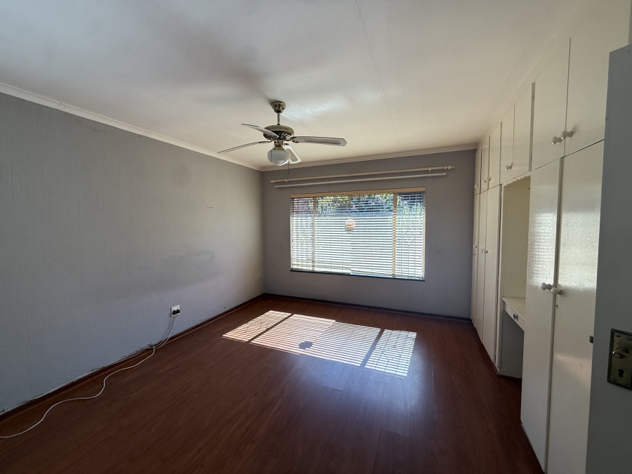4 Bedroom Property for Sale in Wilro Park Gauteng