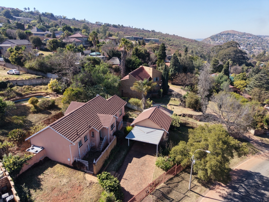 4 Bedroom Property for Sale in Wilro Park Gauteng