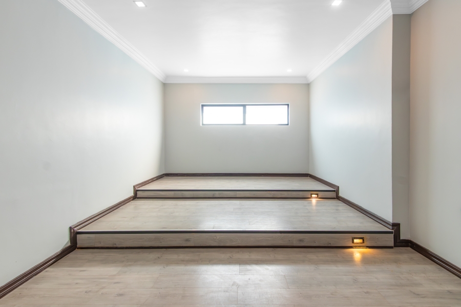 5 Bedroom Property for Sale in Steyn City Gauteng