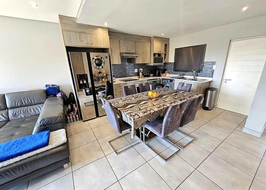 To Let 2 Bedroom Property for Rent in Broadacres Gauteng