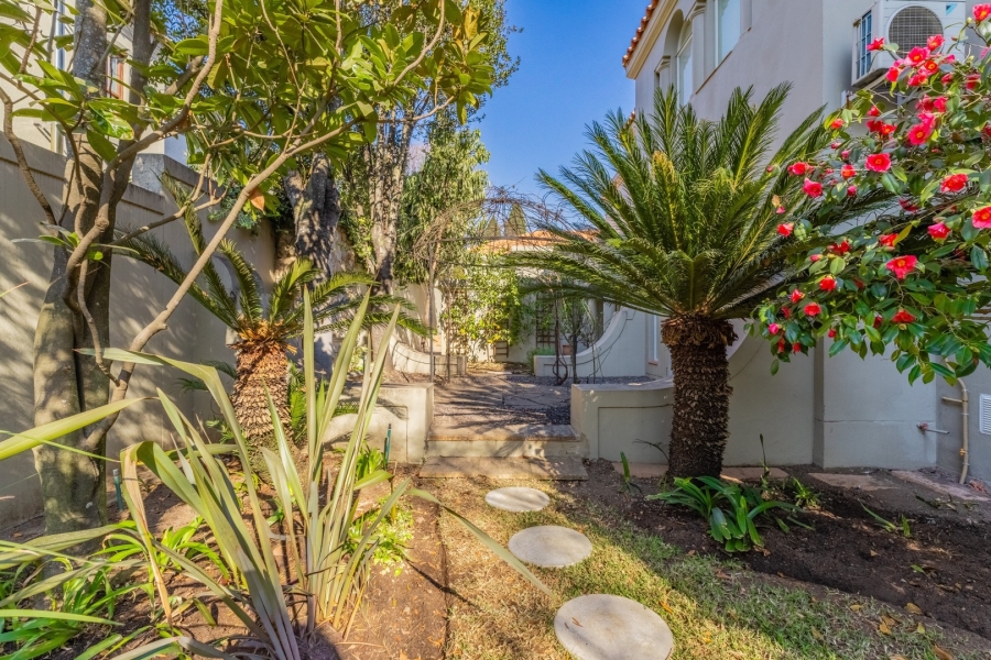 To Let 4 Bedroom Property for Rent in Dainfern Golf Estate Gauteng