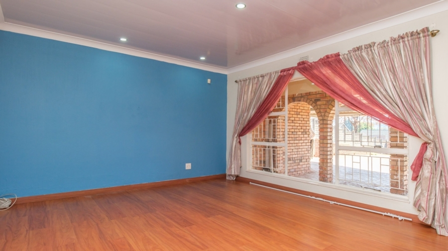 3 Bedroom Property for Sale in Helderkruin Gauteng