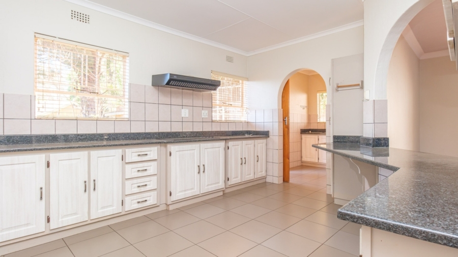 3 Bedroom Property for Sale in Helderkruin Gauteng