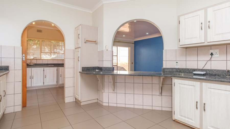 3 Bedroom Property for Sale in Helderkruin Gauteng