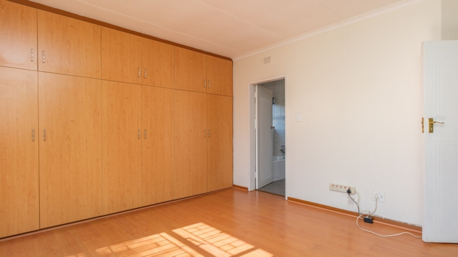 3 Bedroom Property for Sale in Helderkruin Gauteng