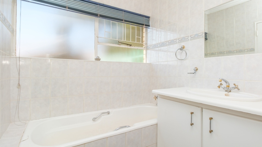 3 Bedroom Property for Sale in Helderkruin Gauteng