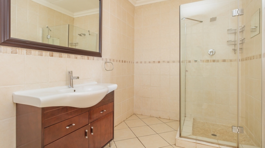 3 Bedroom Property for Sale in Helderkruin Gauteng