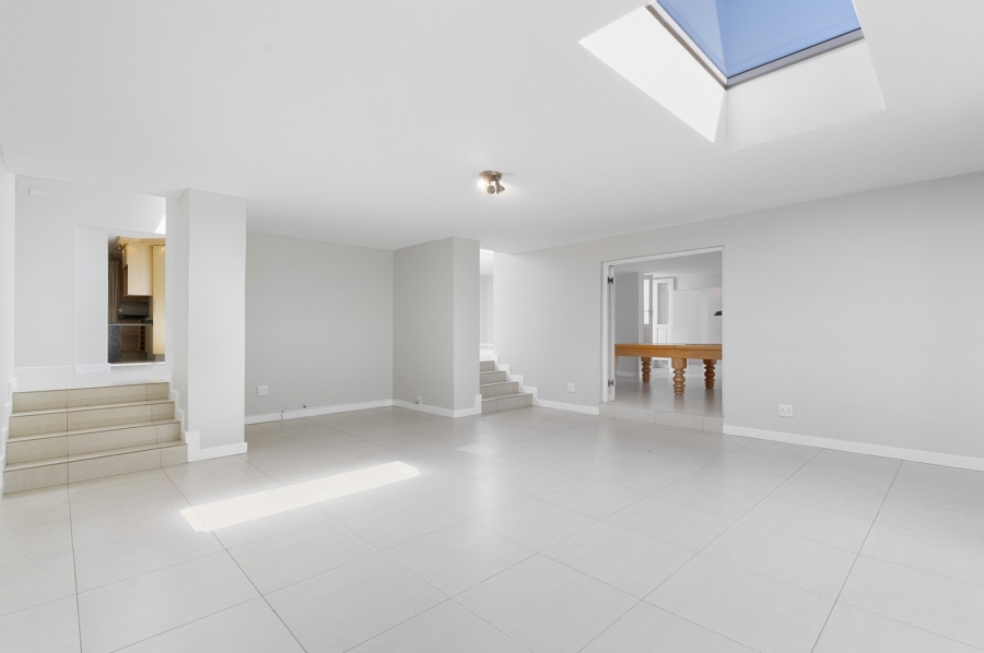 4 Bedroom Property for Sale in Fourways Gardens Gauteng