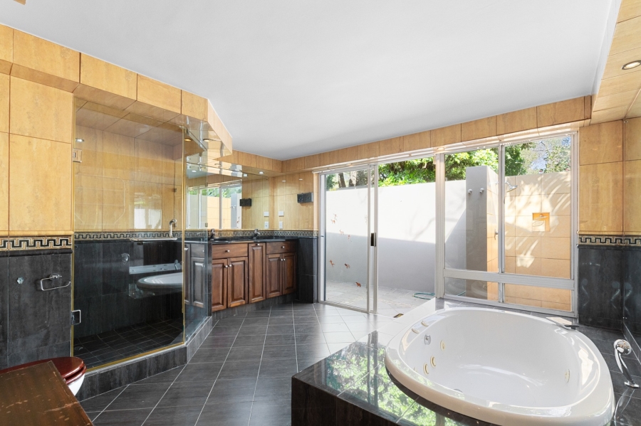 4 Bedroom Property for Sale in Fourways Gardens Gauteng
