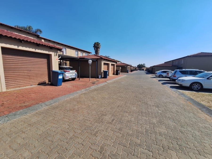 3 Bedroom Property for Sale in Annlin Gauteng