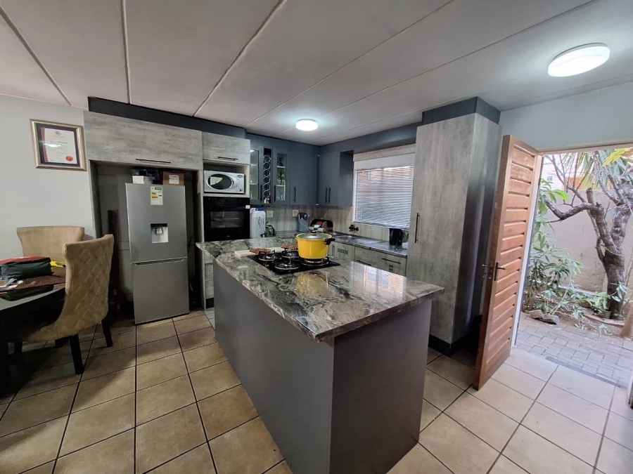 3 Bedroom Property for Sale in Annlin Gauteng