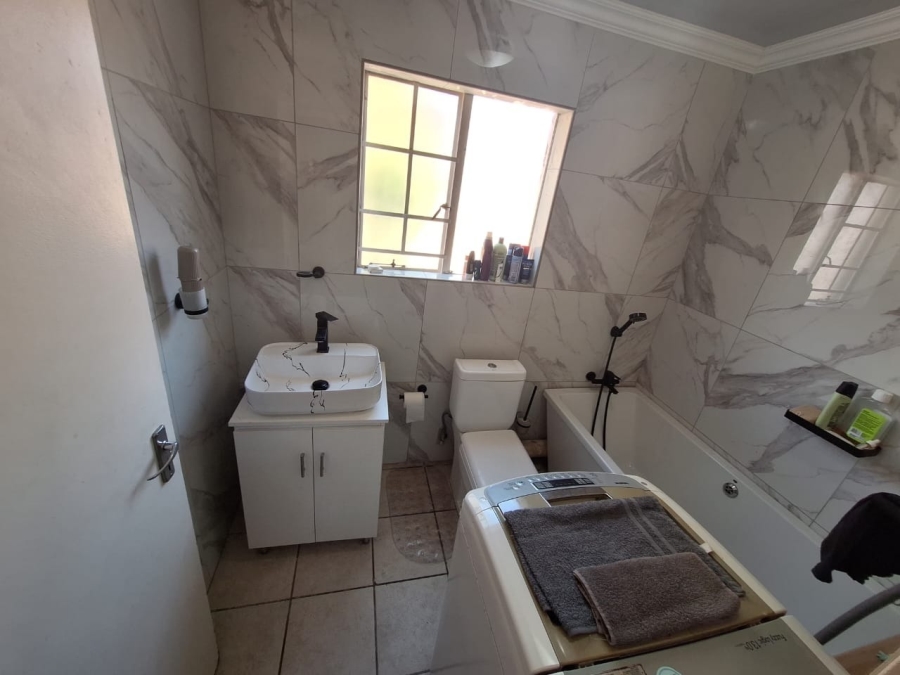 3 Bedroom Property for Sale in Annlin Gauteng