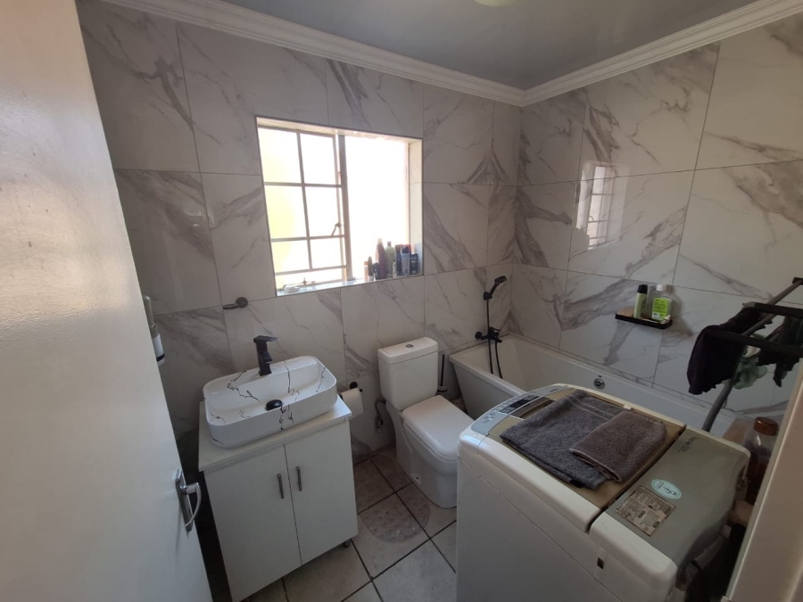 3 Bedroom Property for Sale in Annlin Gauteng