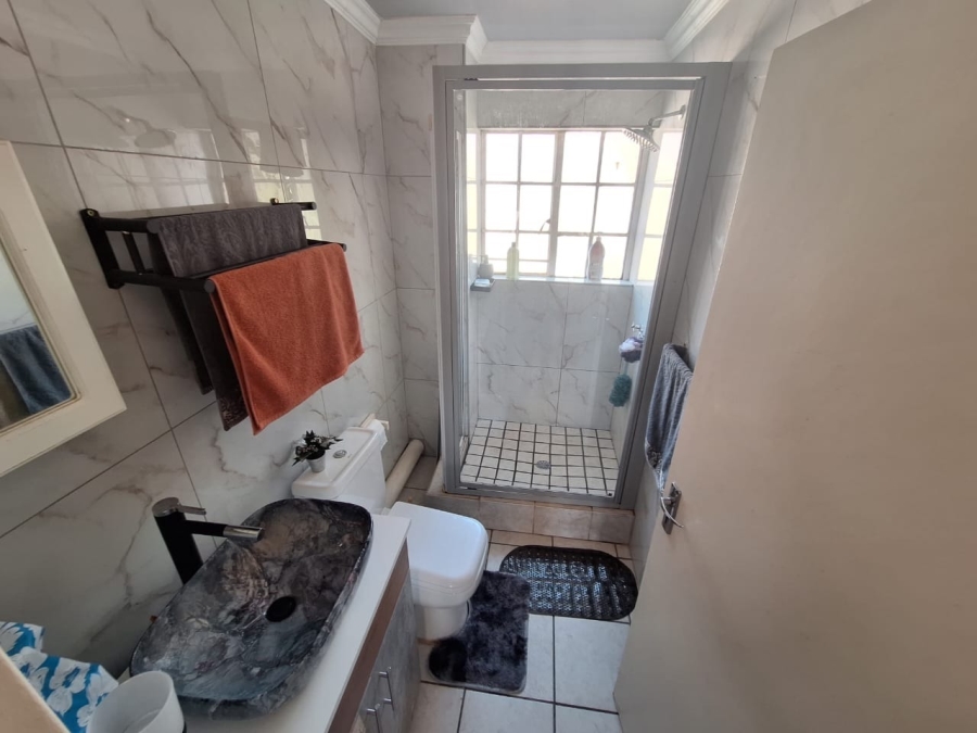 3 Bedroom Property for Sale in Annlin Gauteng