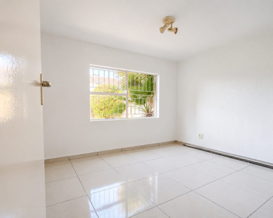 To Let 2 Bedroom Property for Rent in Vorna Valley Gauteng