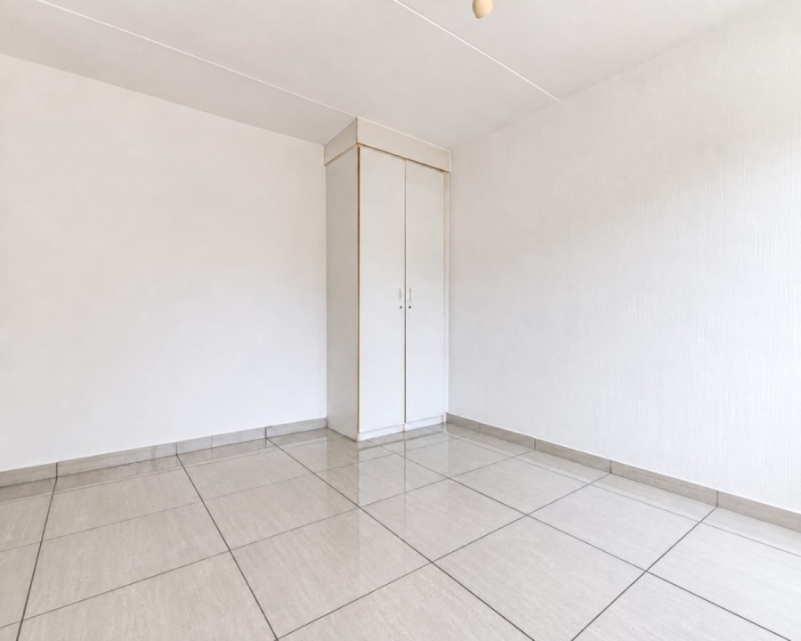 To Let 2 Bedroom Property for Rent in Vorna Valley Gauteng