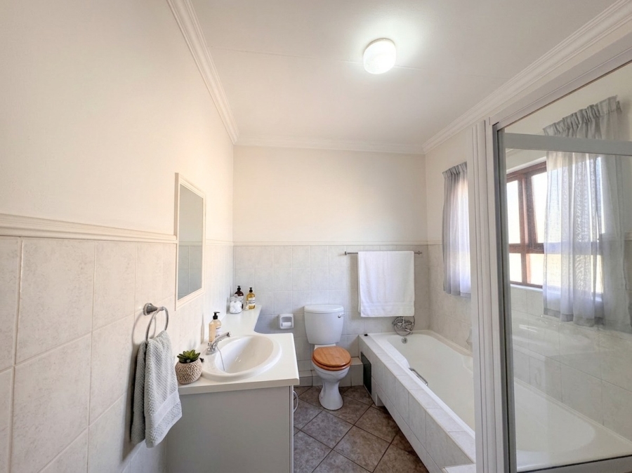 To Let 3 Bedroom Property for Rent in Bryanston Gauteng