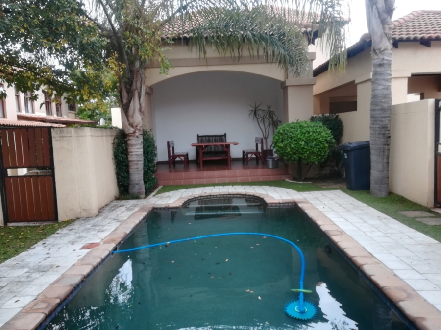 To Let 3 Bedroom Property for Rent in Bryanston Gauteng