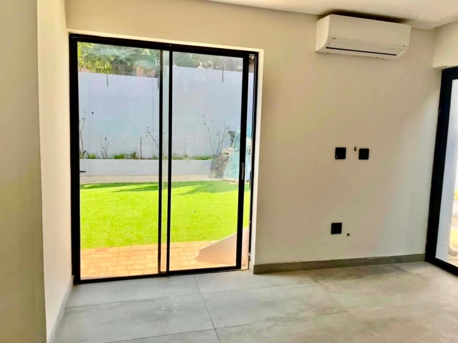 To Let 3 Bedroom Property for Rent in Illovo Gauteng