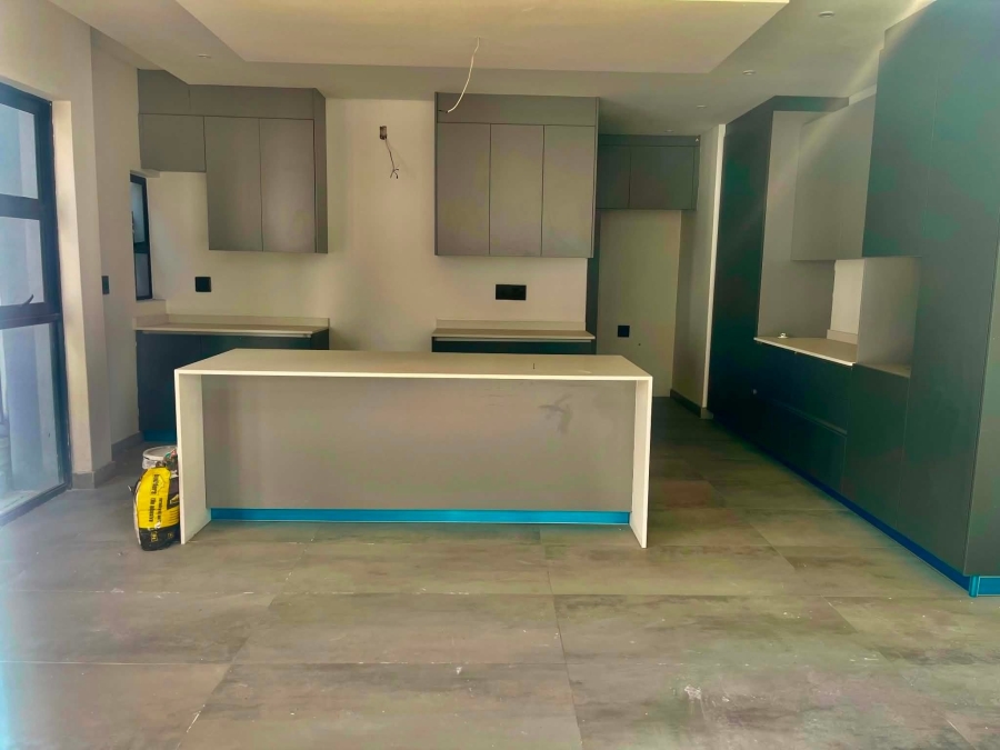 To Let 3 Bedroom Property for Rent in Illovo Gauteng