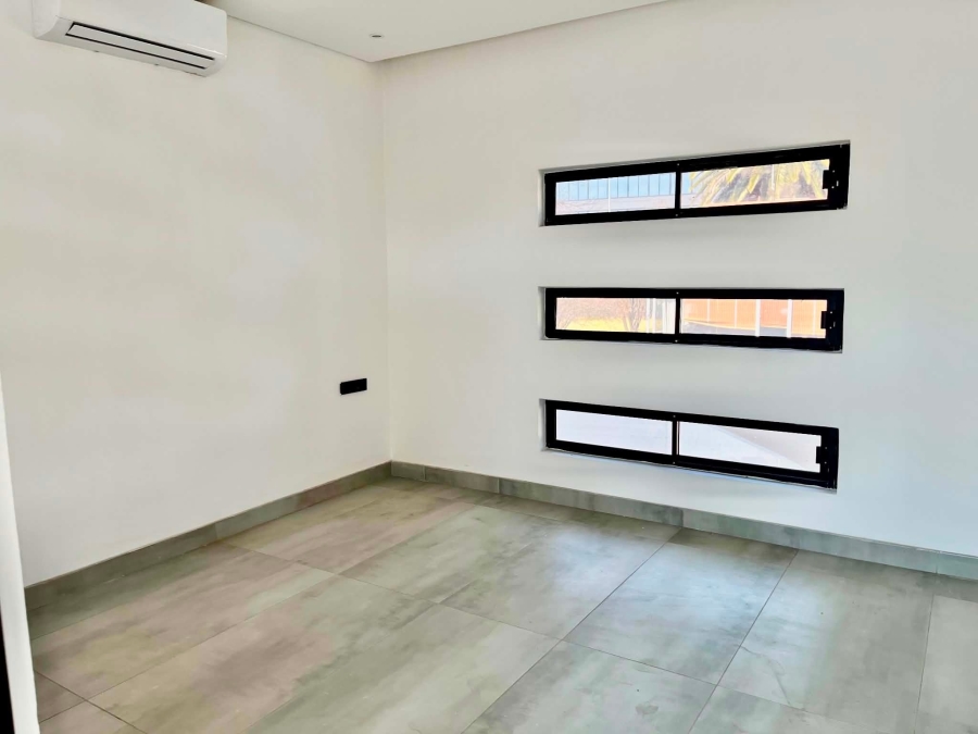 To Let 3 Bedroom Property for Rent in Illovo Gauteng