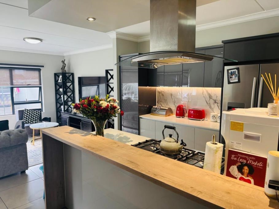 3 Bedroom Property for Sale in Carlswald Estate Gauteng