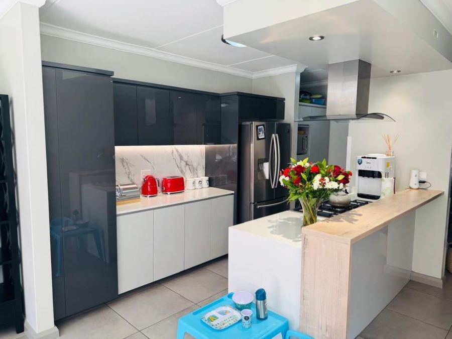 3 Bedroom Property for Sale in Carlswald Estate Gauteng