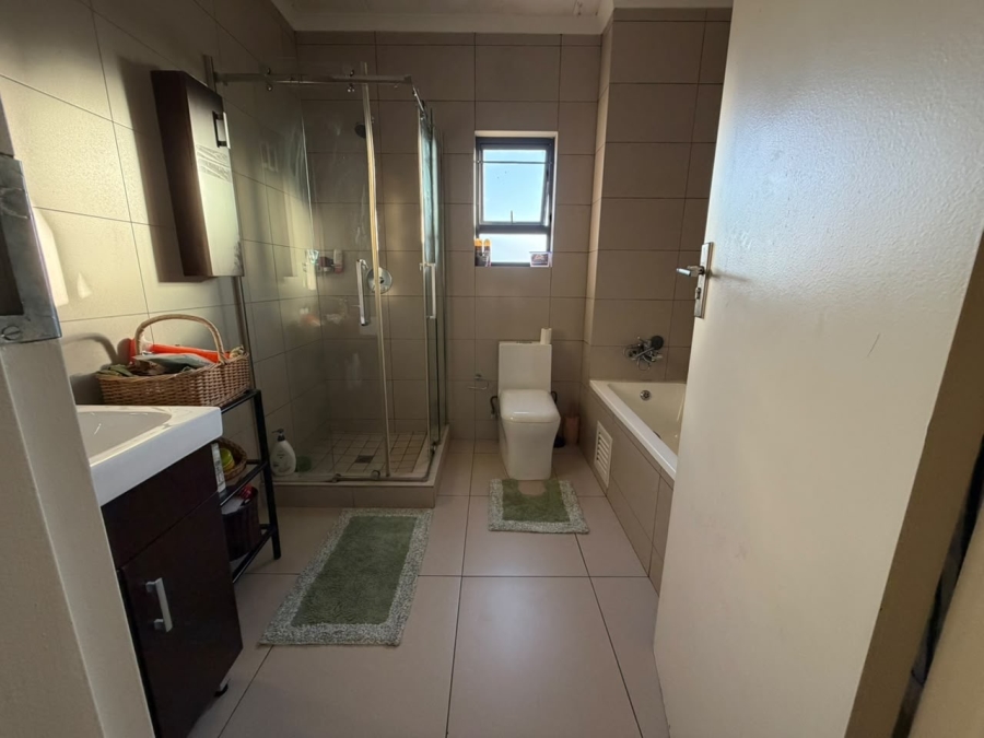 2 Bedroom Property for Sale in Carlswald Gauteng