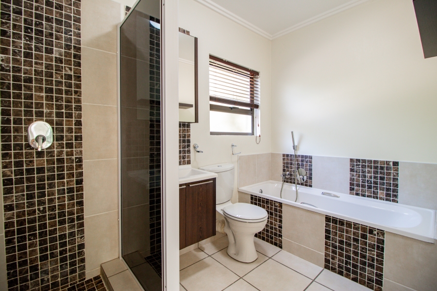 To Let 1 Bedroom Property for Rent in Bryanston Gauteng
