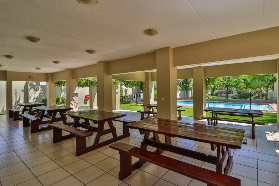 To Let 1 Bedroom Property for Rent in Bryanston Gauteng