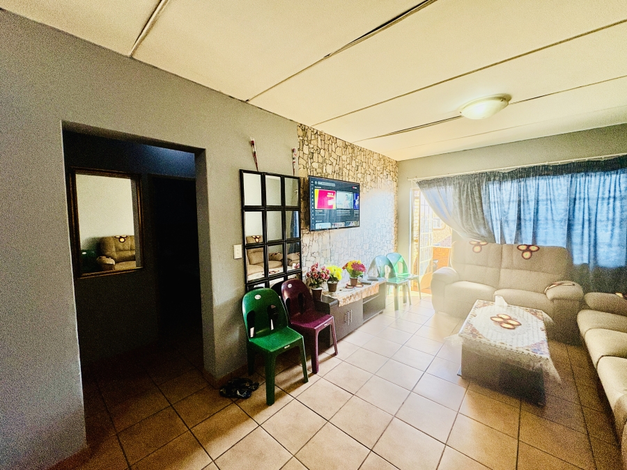 2 Bedroom Property for Sale in Clarina Gauteng