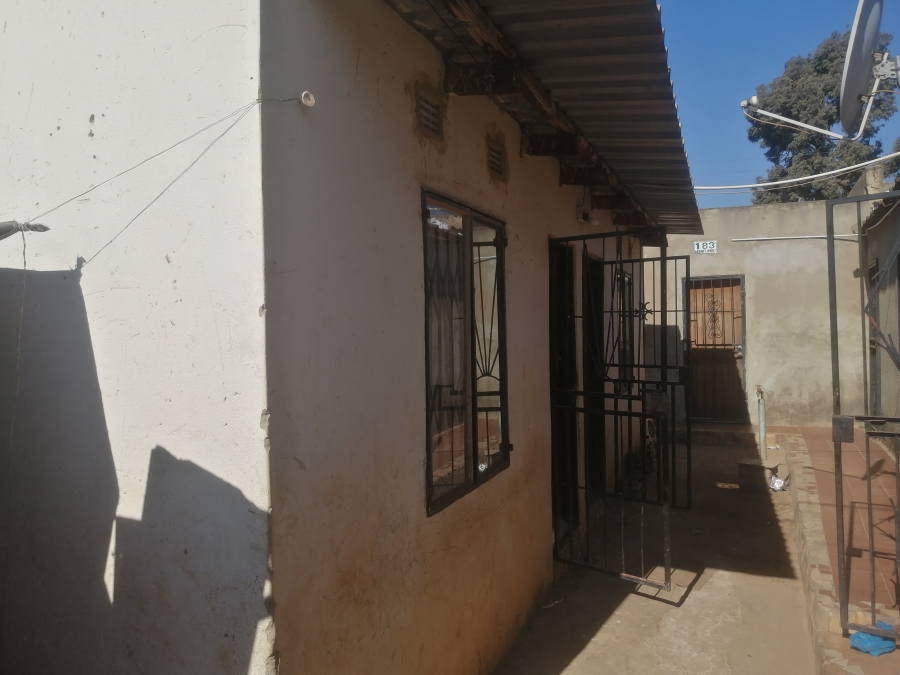 9 Bedroom Property for Sale in Mapleton Gauteng