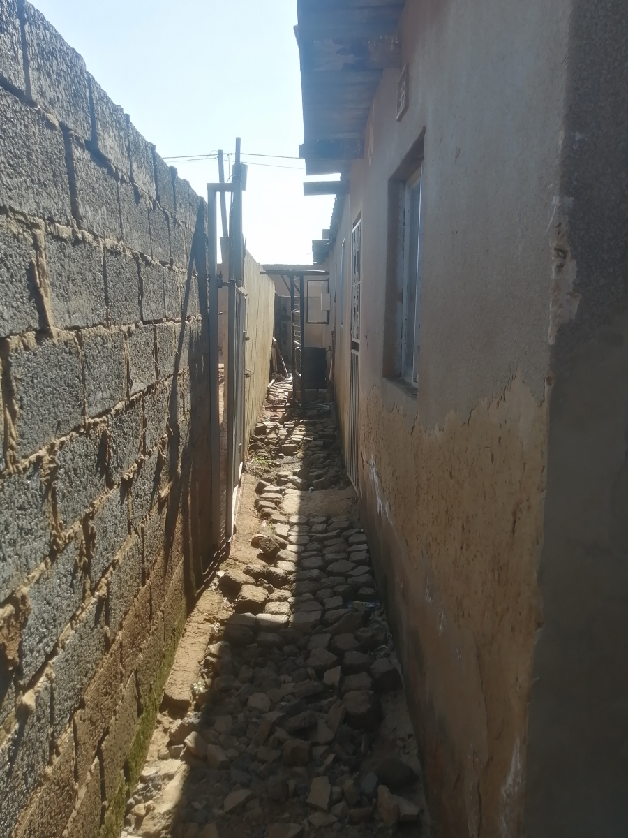 9 Bedroom Property for Sale in Mapleton Gauteng