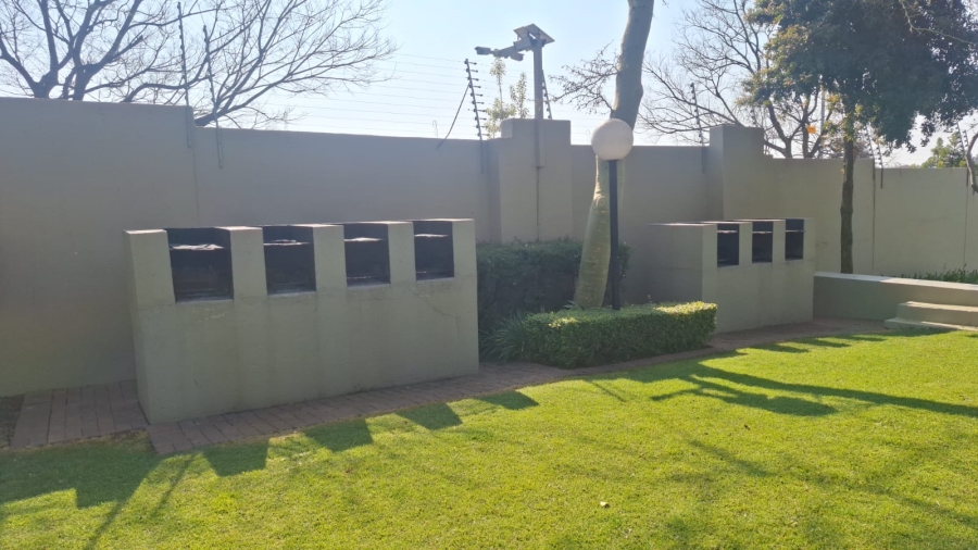 To Let 1 Bedroom Property for Rent in Bryanston East Gauteng