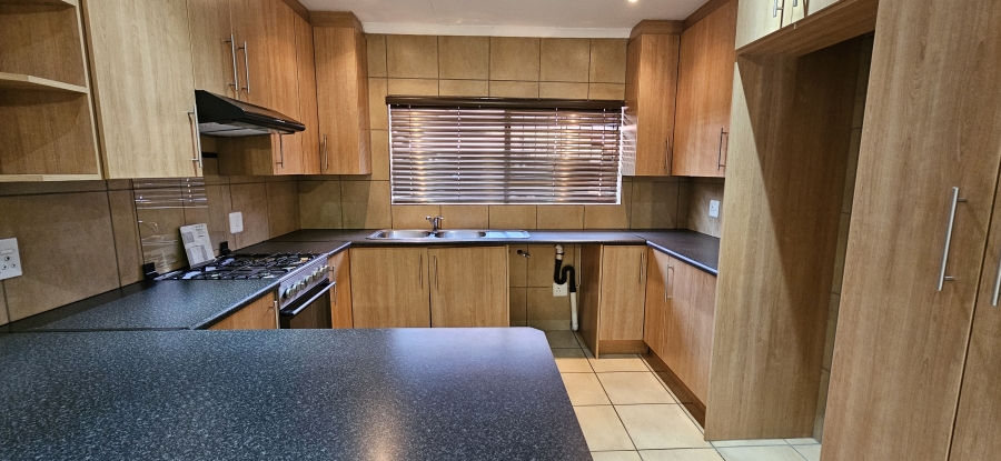 2 Bedroom Property for Sale in Three Rivers Proper Gauteng